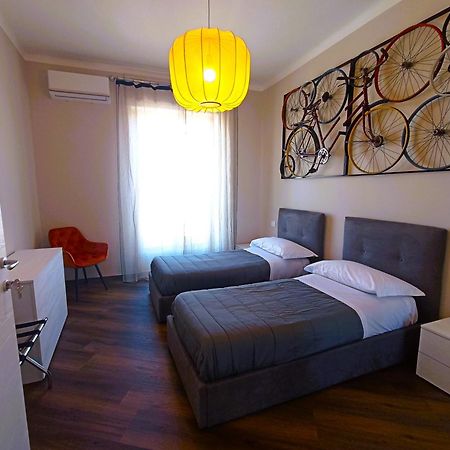 Mile Hotel Bari Buitenkant foto