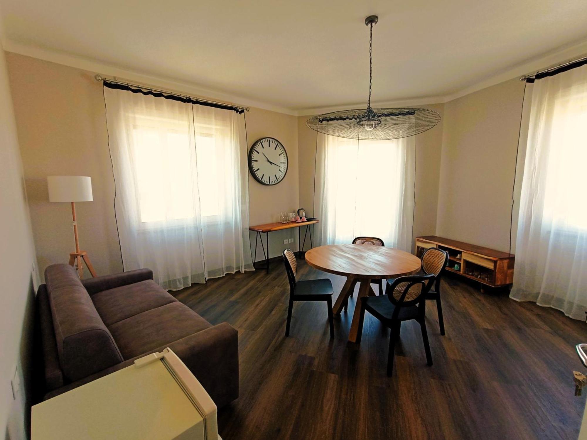 Mile Hotel Bari Buitenkant foto