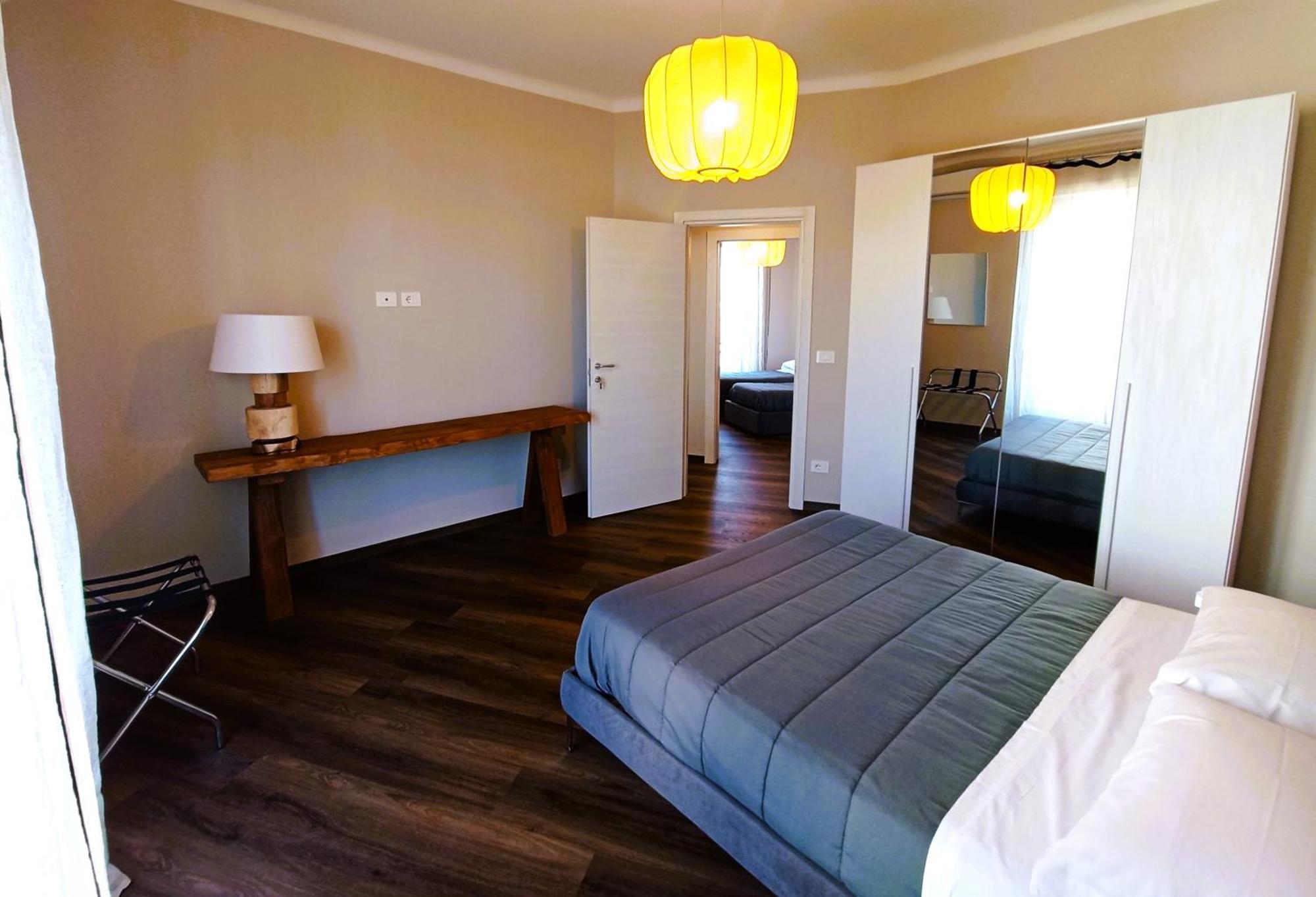 Mile Hotel Bari Buitenkant foto