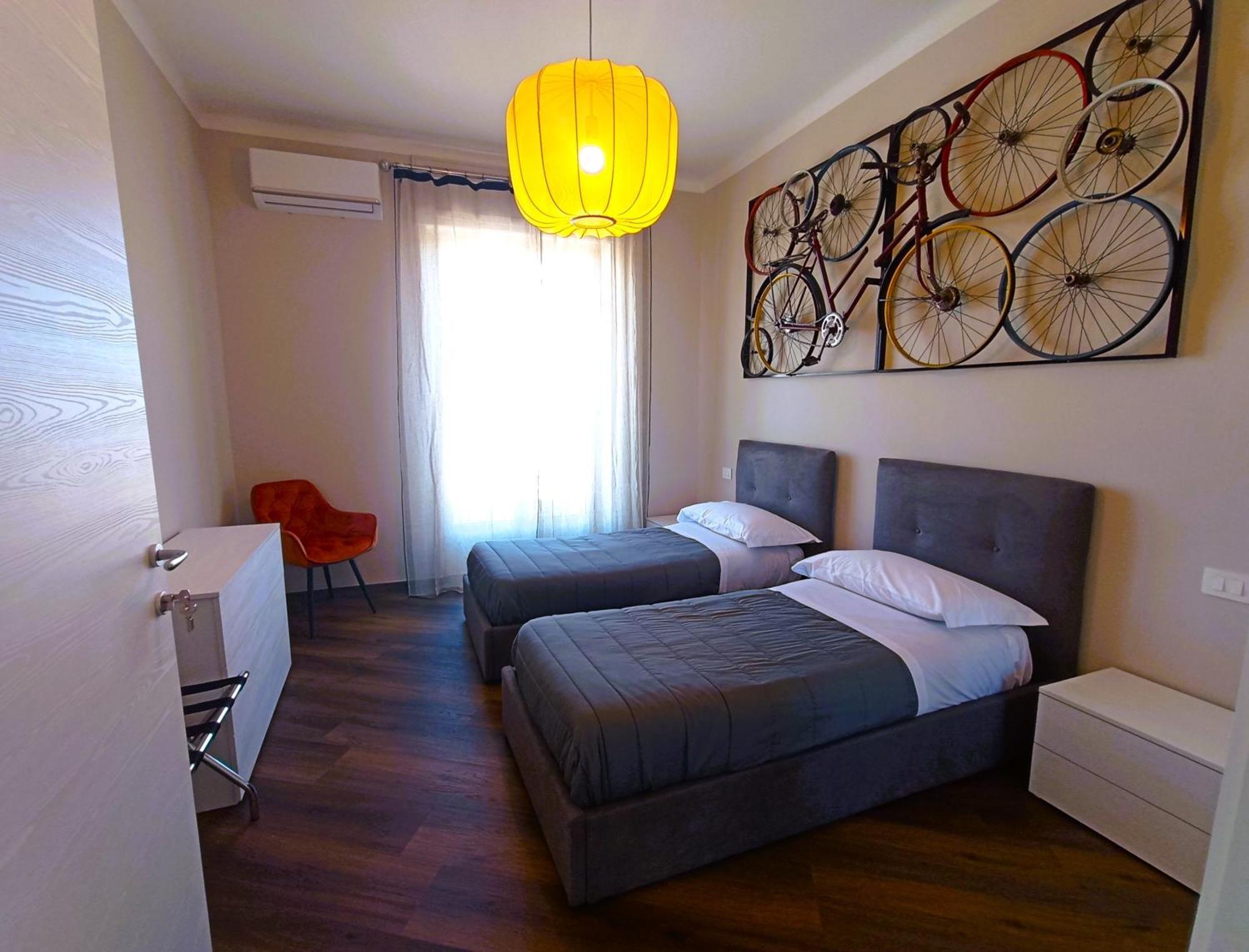Mile Hotel Bari Buitenkant foto