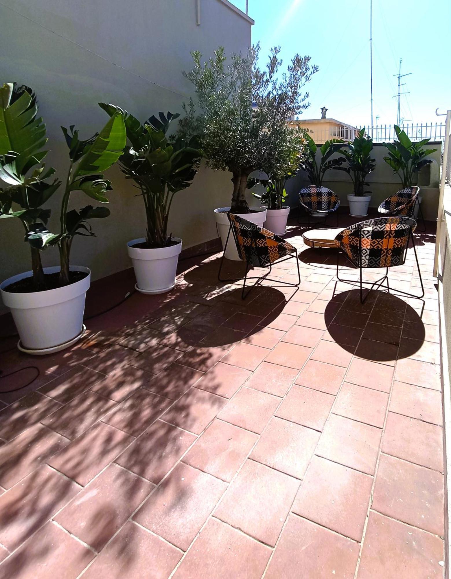 Mile Hotel Bari Buitenkant foto
