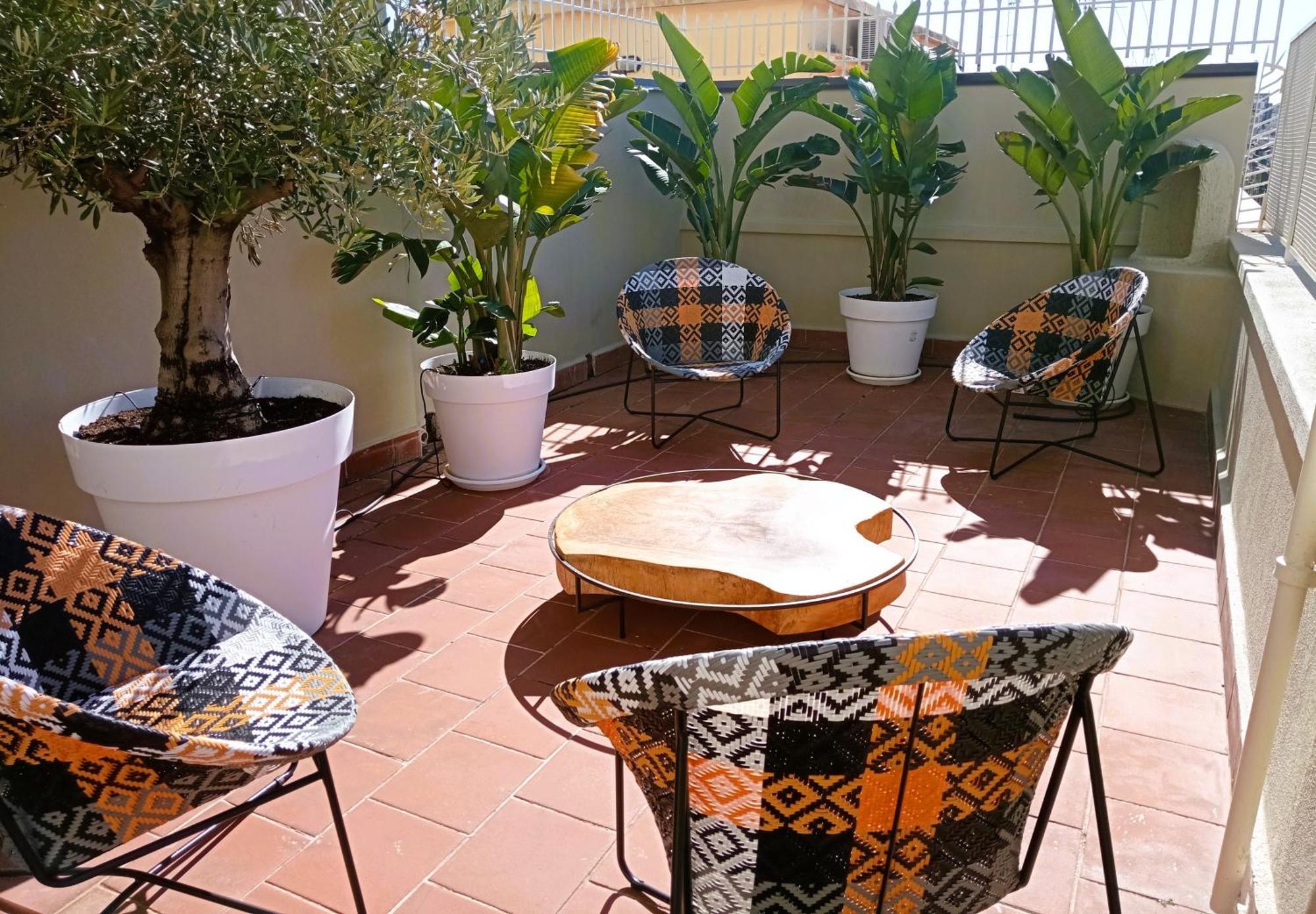 Mile Hotel Bari Buitenkant foto
