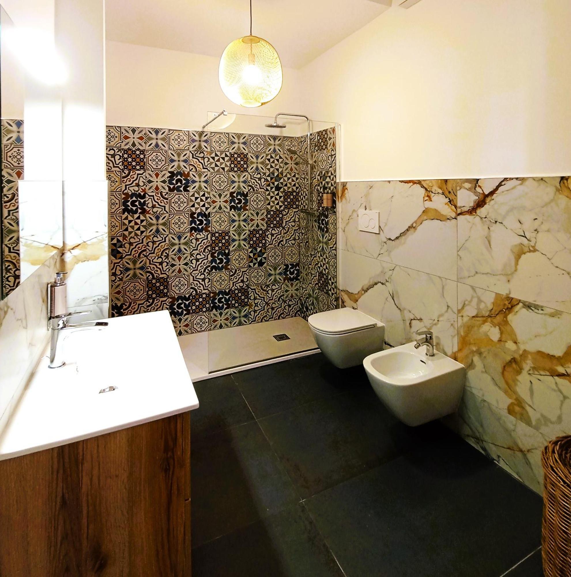 Mile Hotel Bari Buitenkant foto